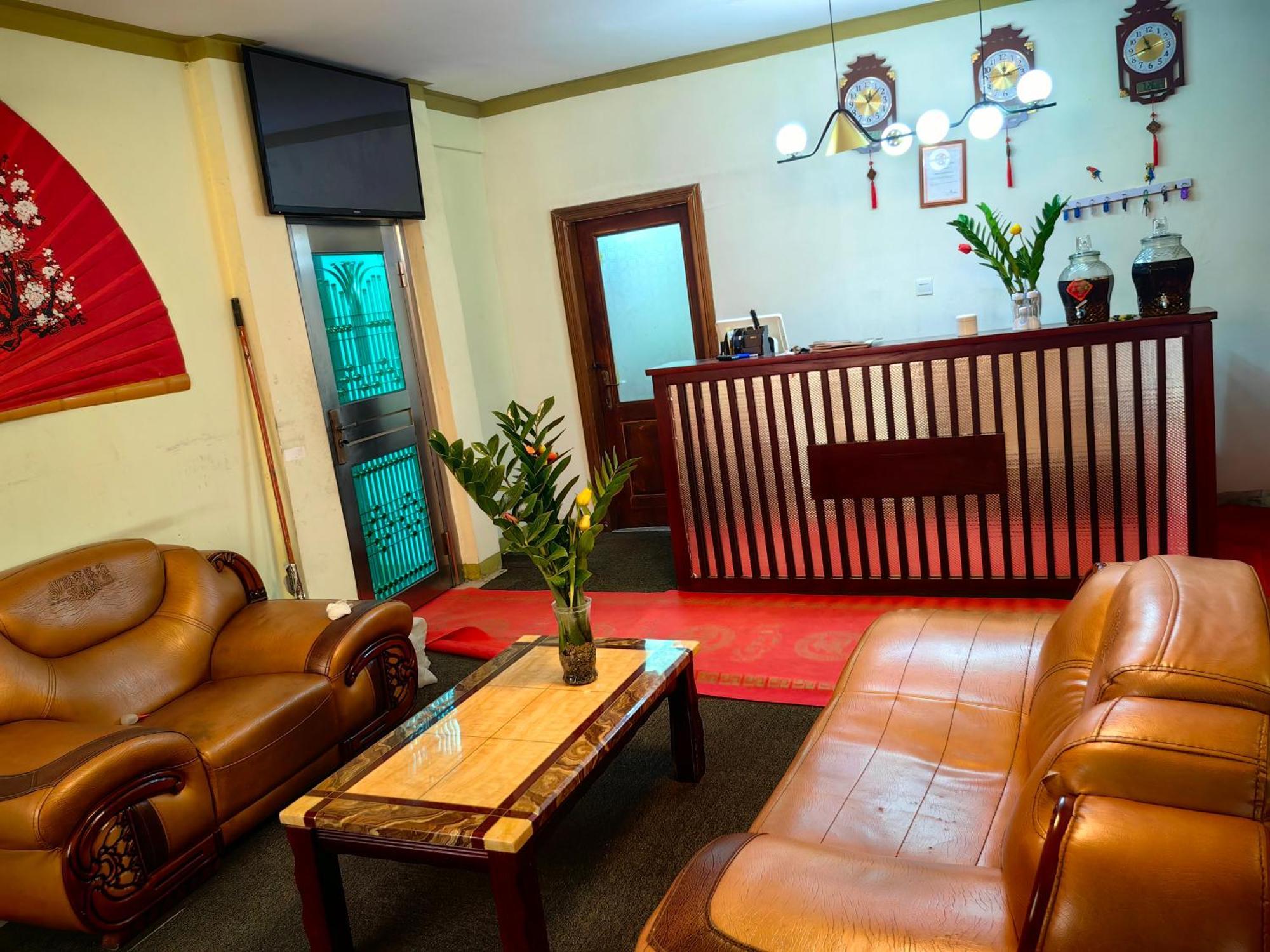 Hongyuanprimierhotel Accra Ngoại thất bức ảnh